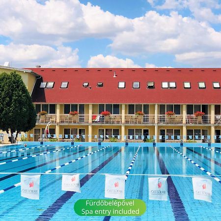 Het Vezer Apartmanhotel Komárom Exteriér fotografie