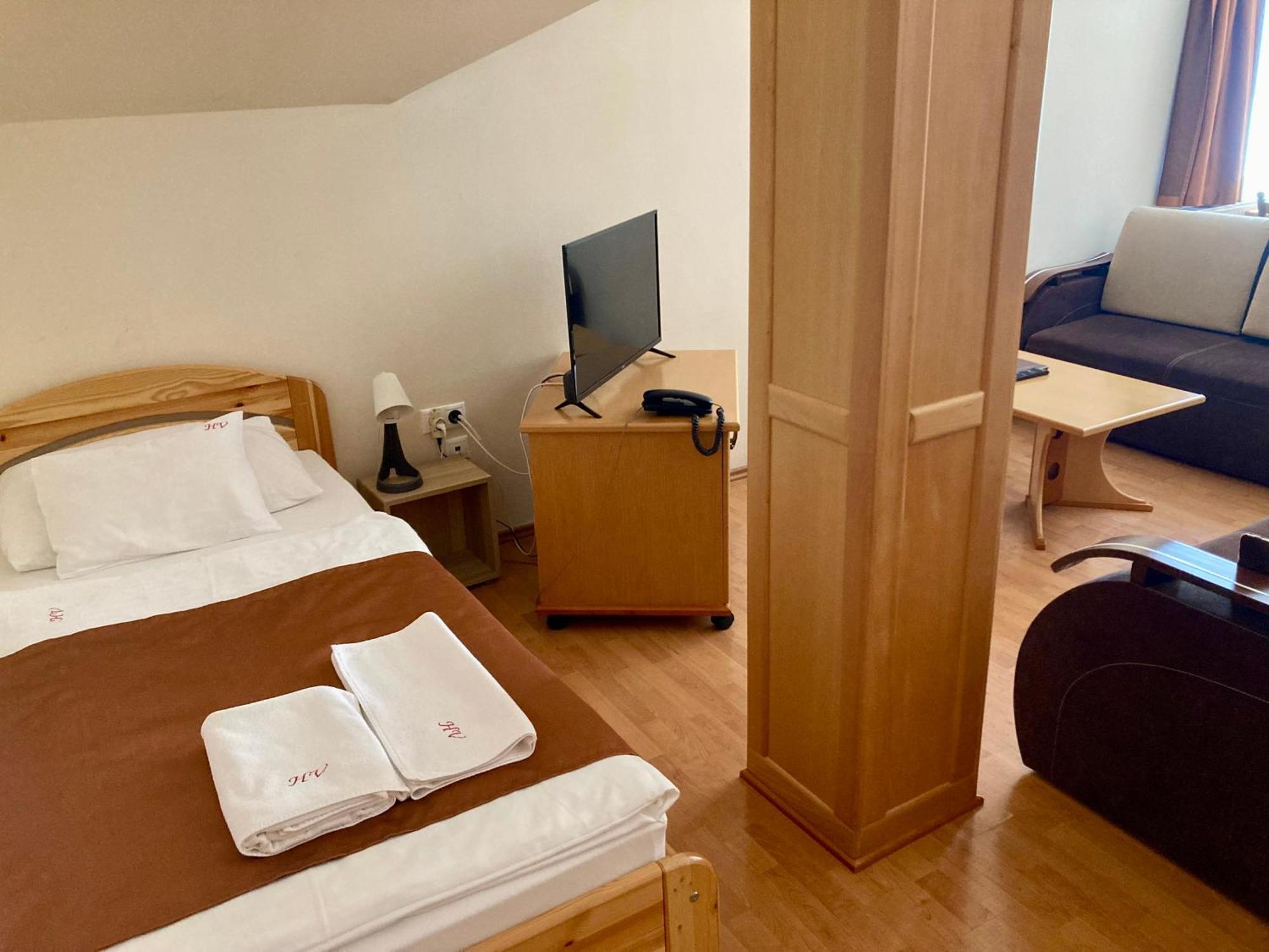 Het Vezer Apartmanhotel Komárom Pokoj fotografie